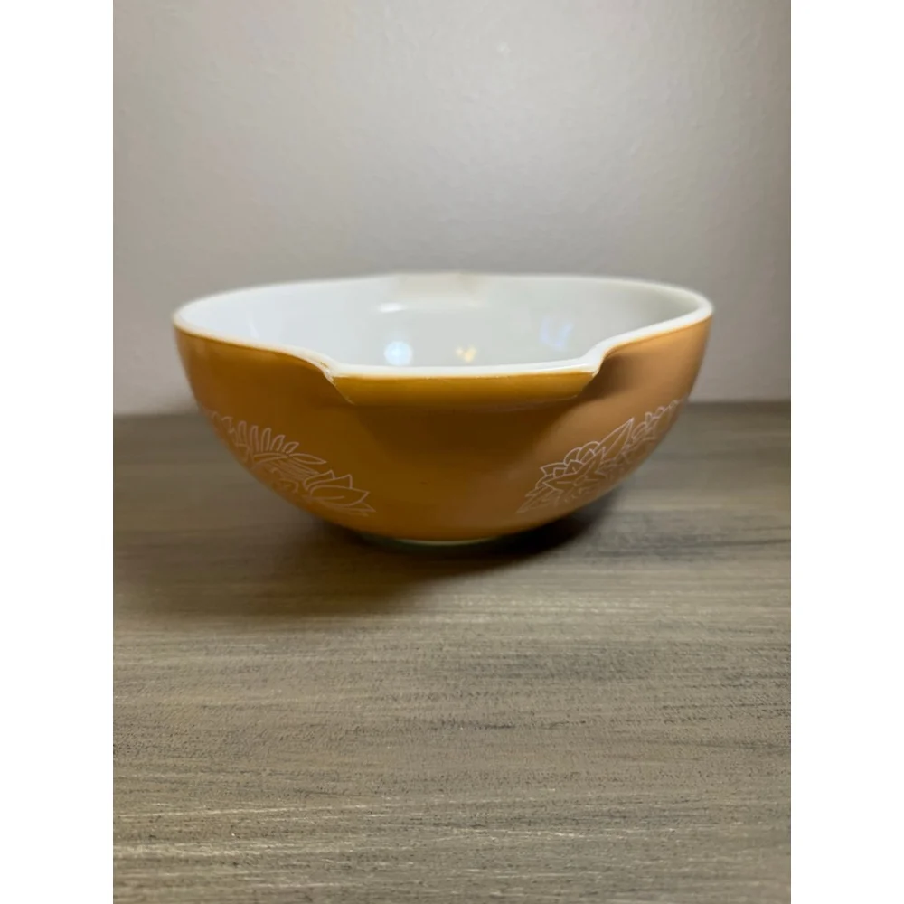 Vintage Pyrex Glass Brown/Tan 2.5 qt Woodland #443 Cinderella Mixing Bowl